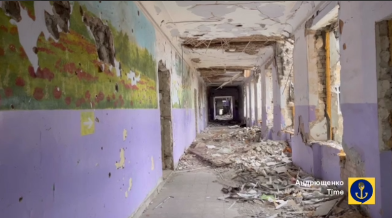 "Тепер усе знищено". У мережі показали нові кадри руїн з окупованого Маріуполя